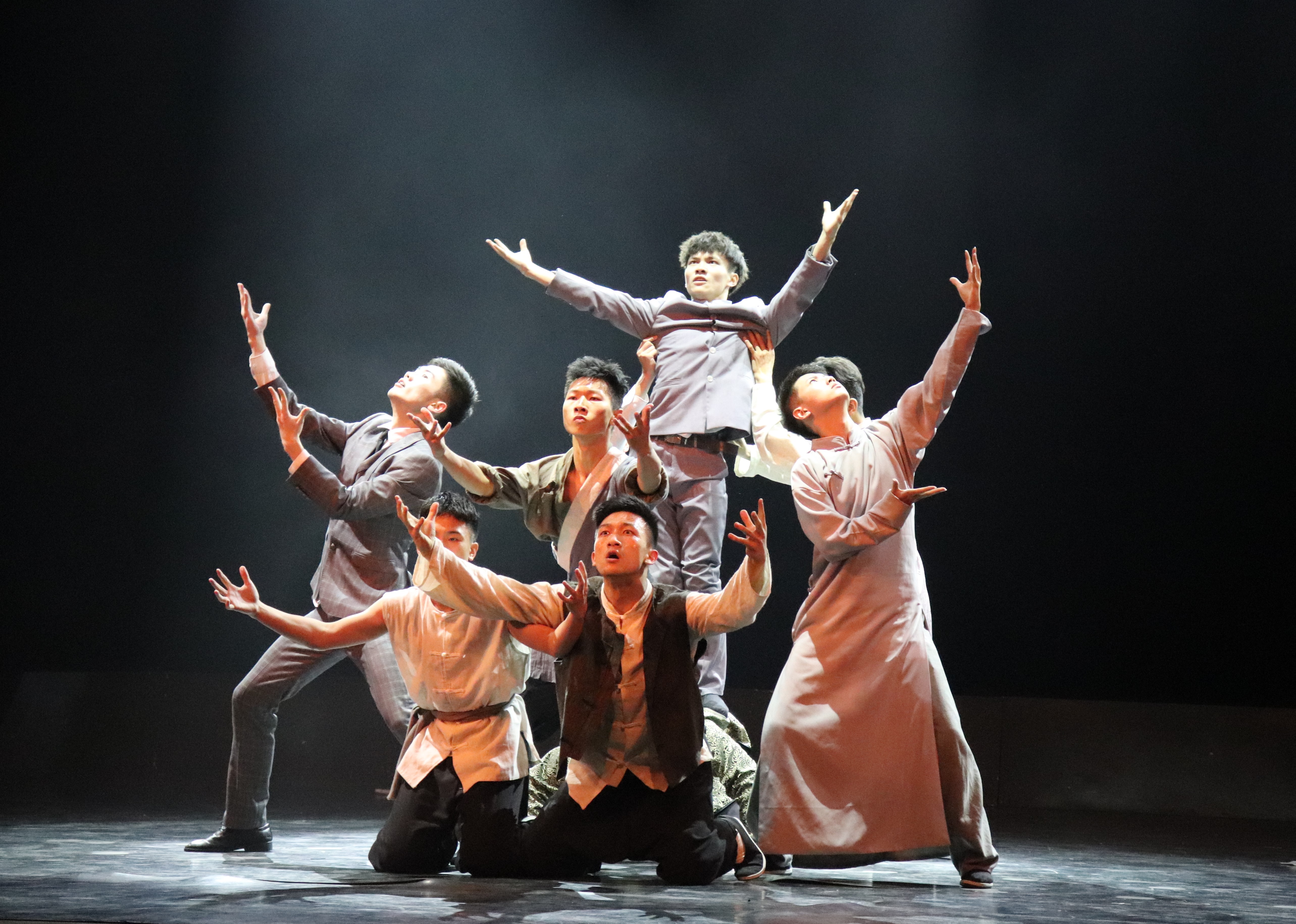 《十月・记》2019年五四文艺汇演.jpg