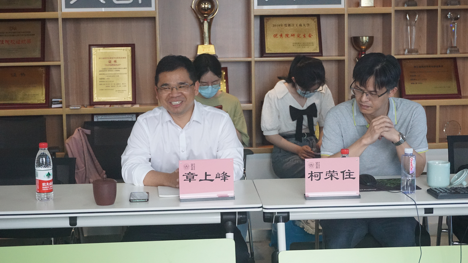 图片2.png 图片2.png